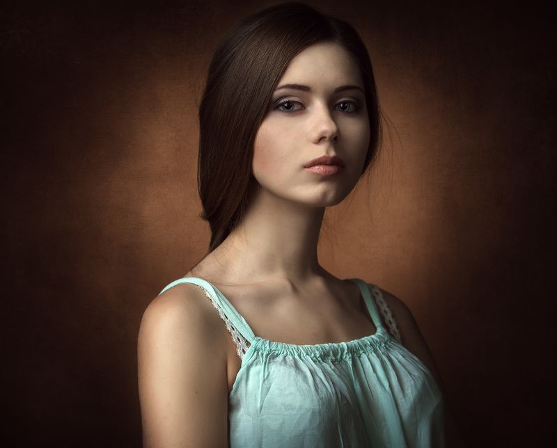 портрет девушки, студия Январскаяphoto preview