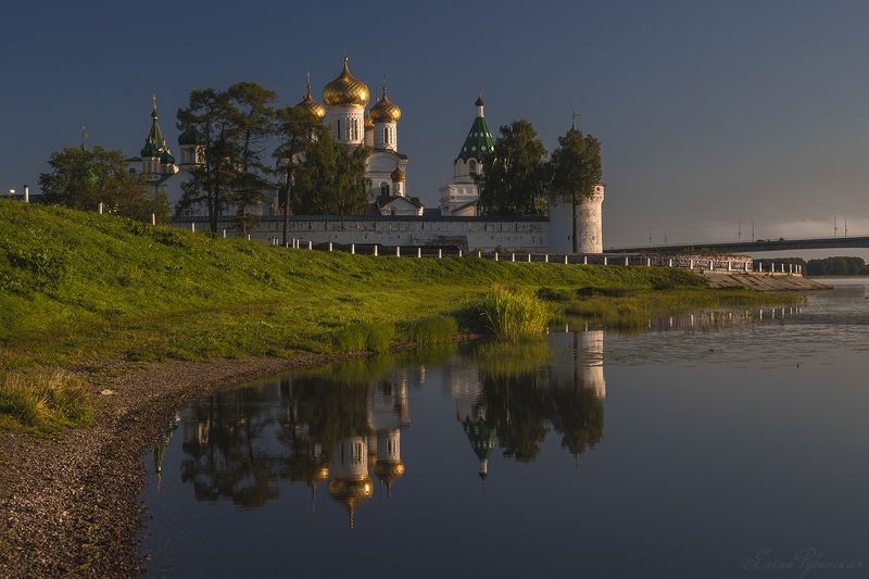 кострома, ипатьевский монастырь Утренняя тишина фото превью