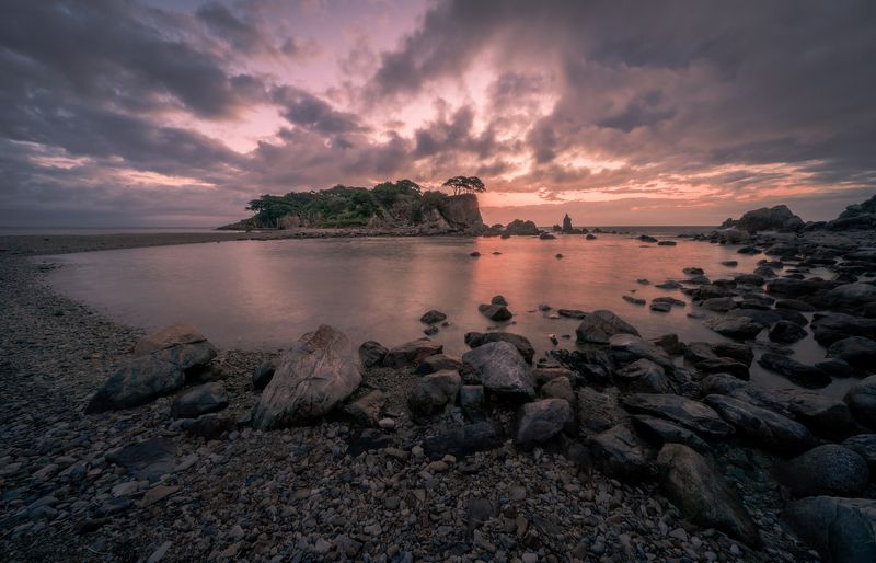 россия, приморский край, японское море, полуостров гамова, бухта орлинка, рассвет На рассвете фото превью