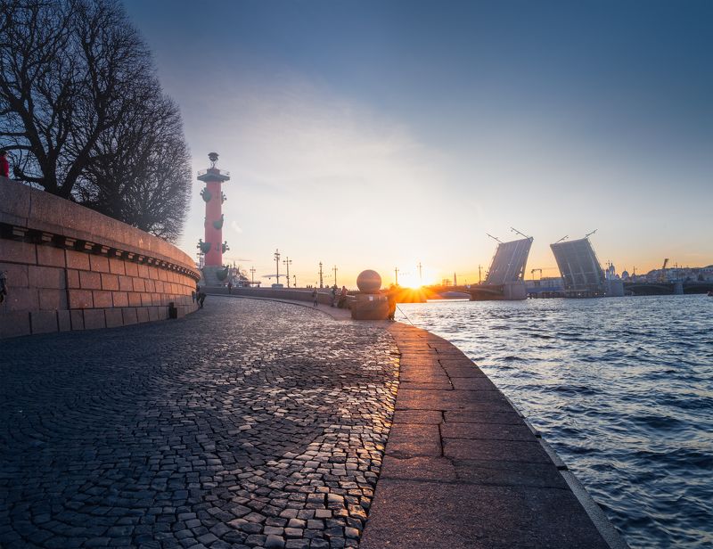 Вечер на Стрелке Васильевского островаphoto preview