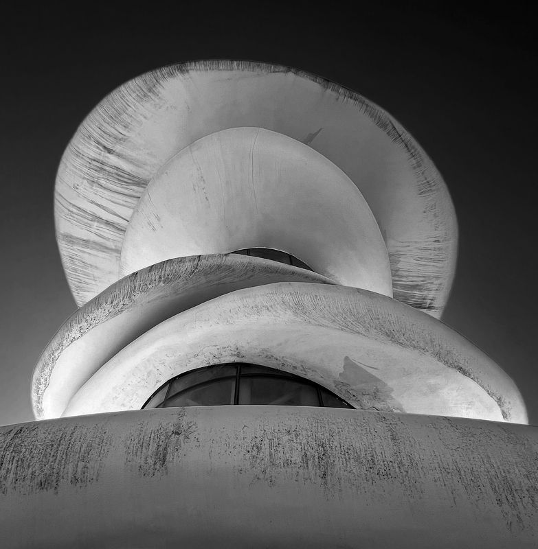 Взгляд снизуphoto preview