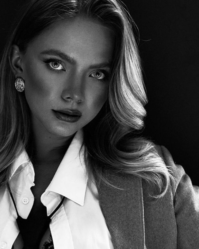 студийный портрет, девушка, 2024, свет Лизаphoto preview