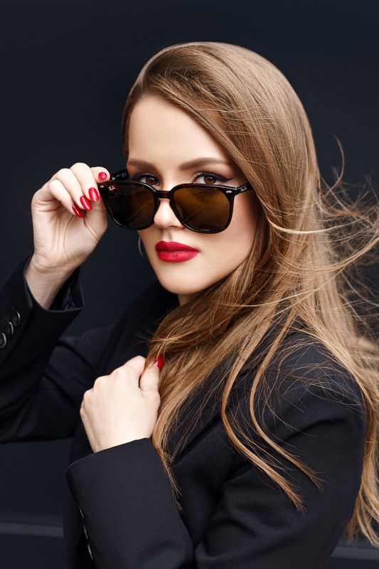 model: Veronikaphoto preview