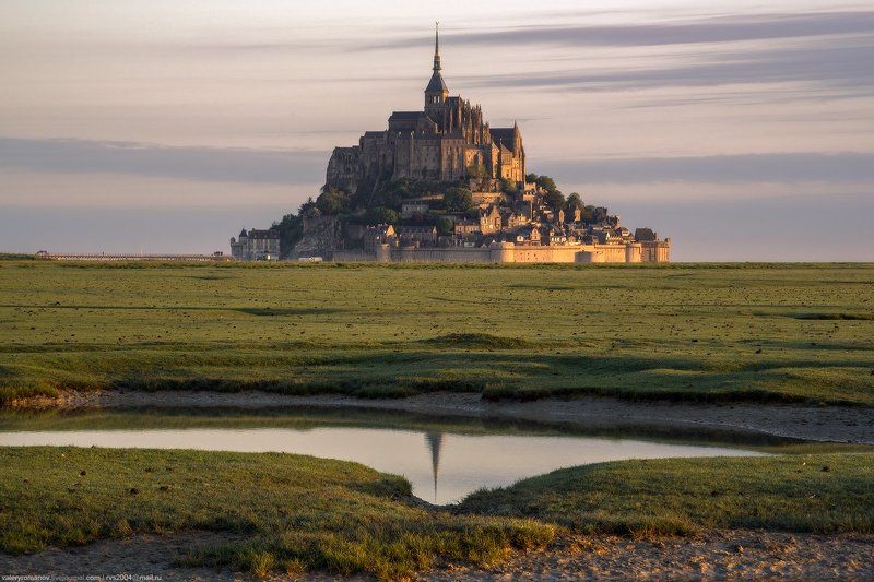 Мон-Сен-Мишель, Нормандия, Франция, шпиль, отражение, рассвет, романов Мон-Сен-Мишельphoto preview