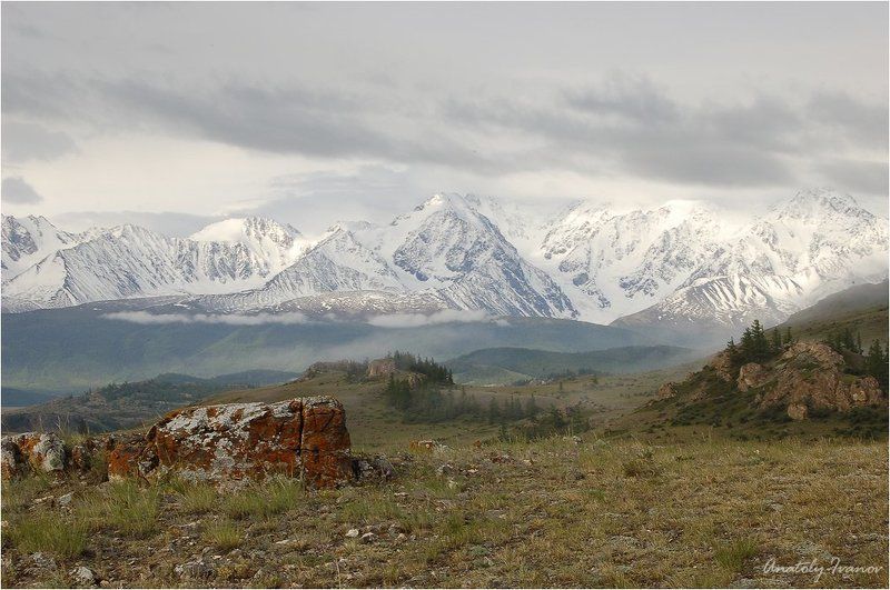 Горный алтай, Курайская степь, Северо-чуйский хребет Серое небо над Кураемphoto preview