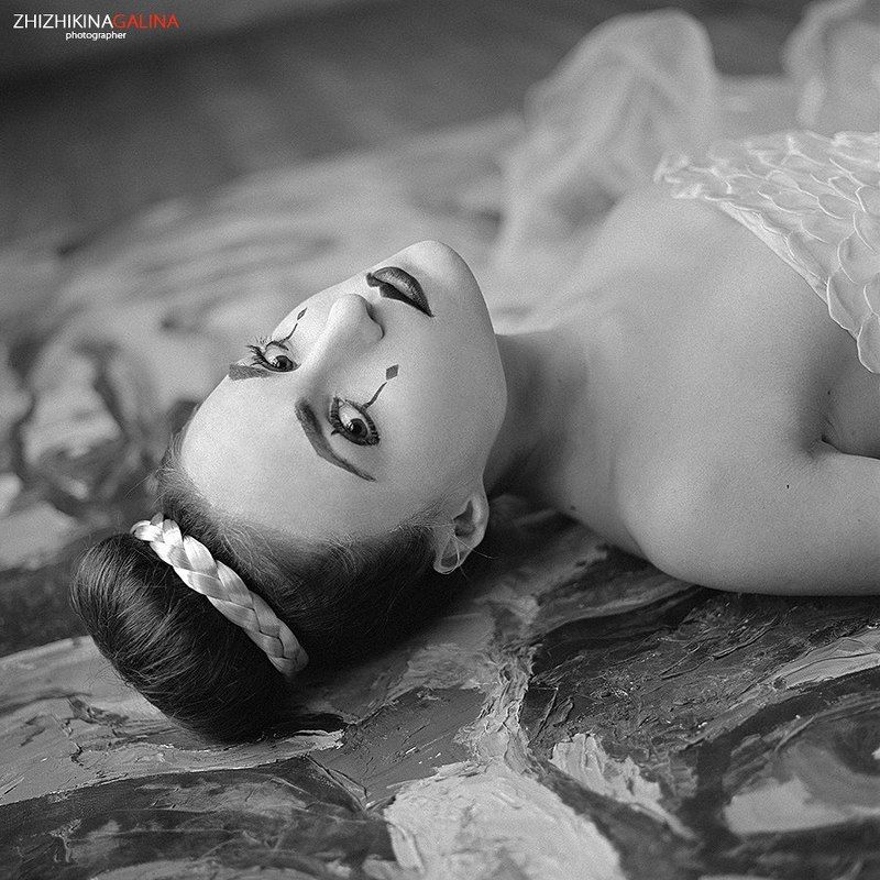 фотография,девушка,фотограф,пленка,черное,белое,жанр,studio,photo,film Мимphoto preview