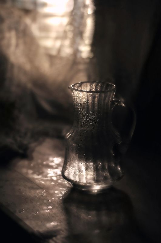 натюрморт, утро, кувшин, капли, рассвет Касанье утреннего светаphoto preview