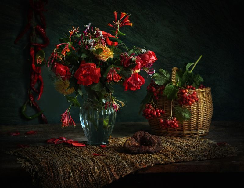 Красные цветыphoto preview