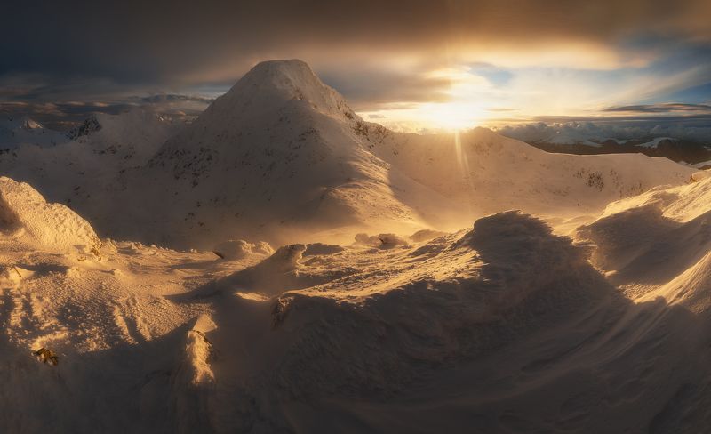 Golden blizzardphoto preview