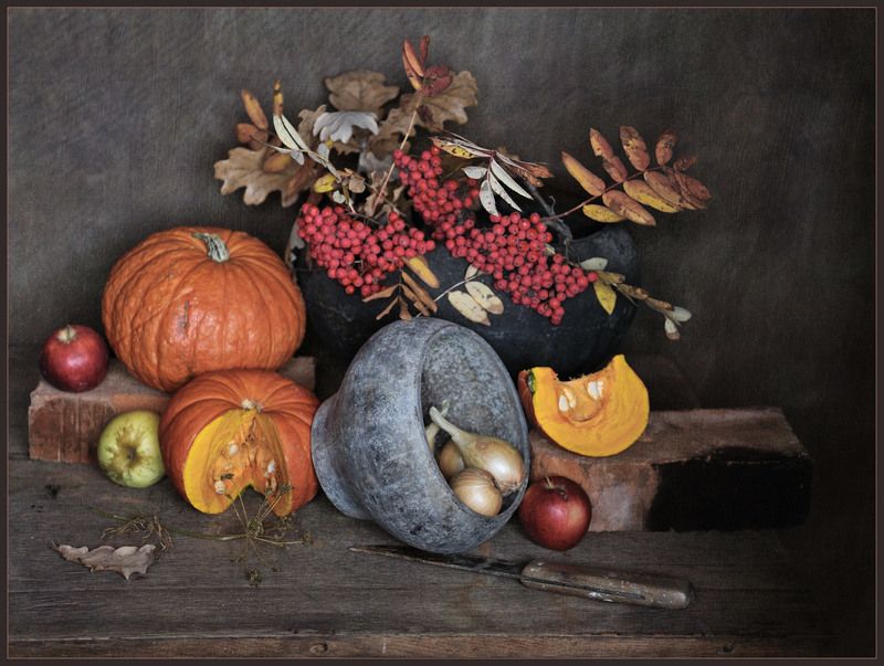 Октябрьский мотивphoto preview