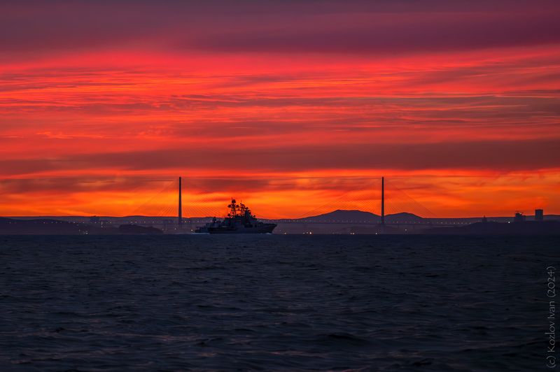 владивосток, закат, мост, море, корабль Закат. Владивосток по курсу.photo preview