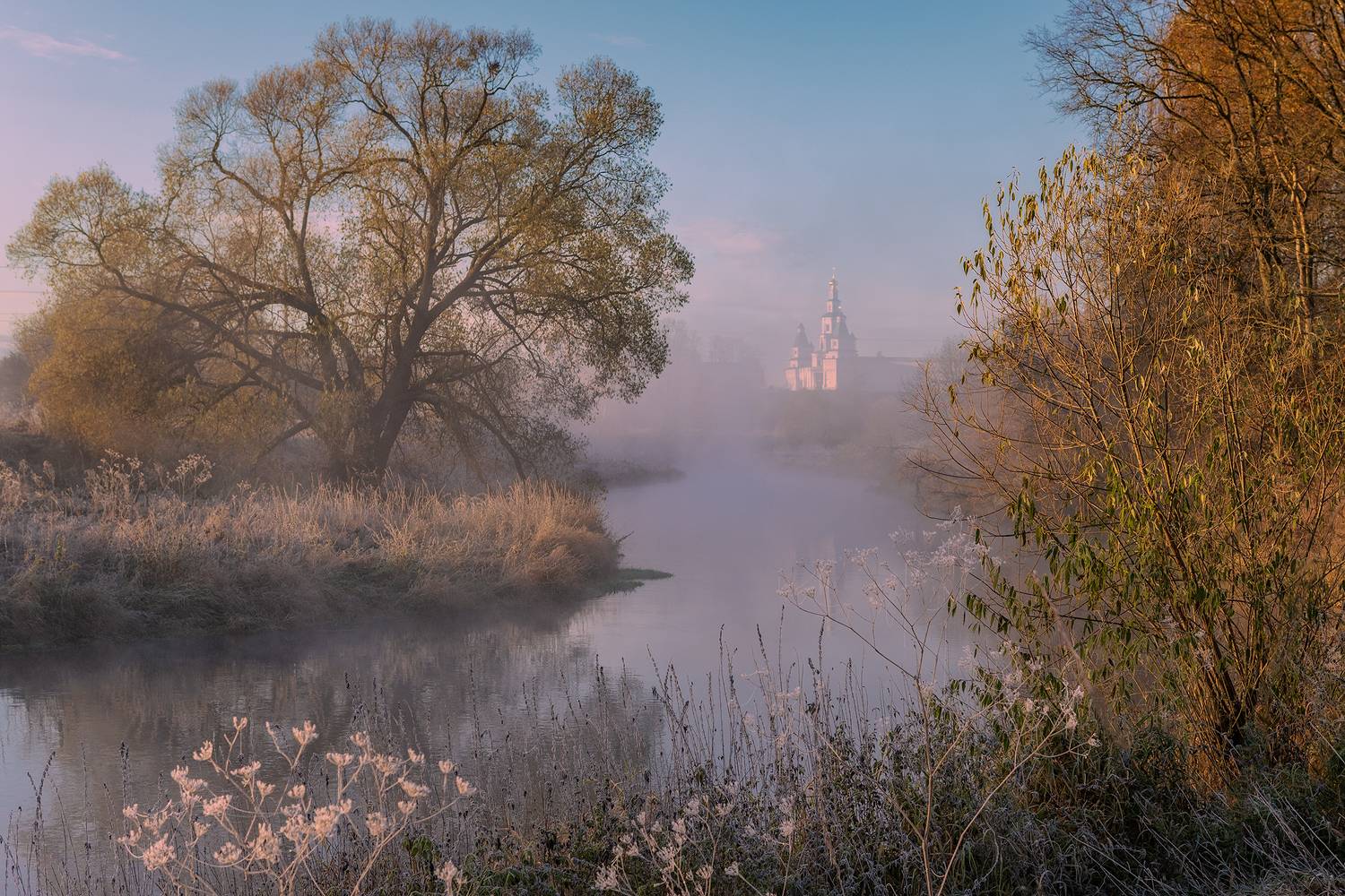 Туманное утро. Автор: Стрельчук Александр истра, храм, туман, подмосковье, осень, Стрельчук Александр