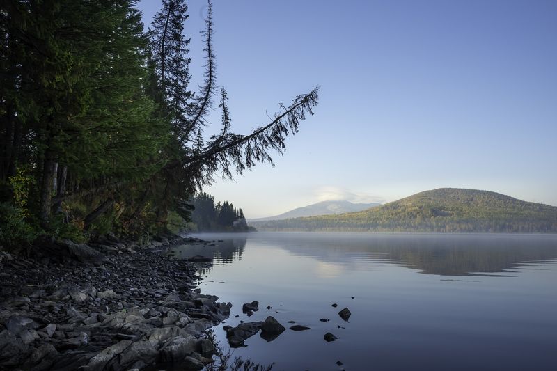 осень, урал, горы, зюраткуль, утро, озеро, лес, берег, осень  Каменистый пляжphoto preview