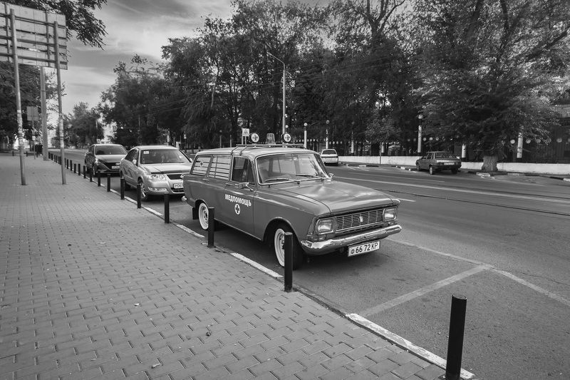 у ворот мединститутаphoto preview