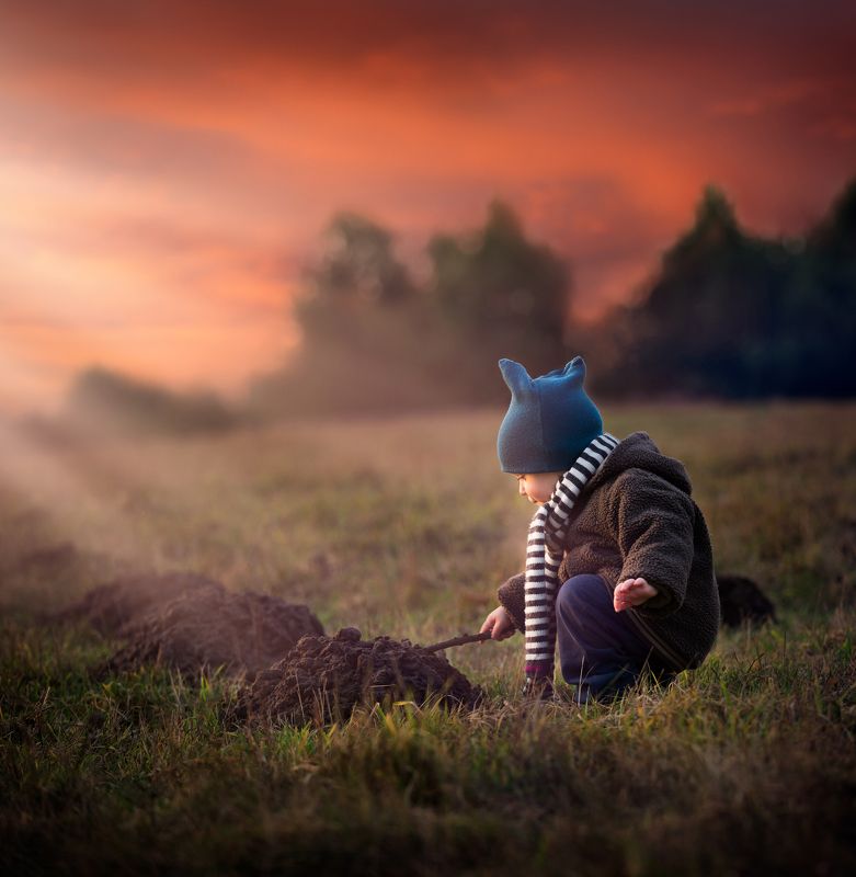 Canon 5d mark iii, Child, Children photography, Evening, Fotograf olsztyn, Mole, Molehill Good evening Mr. Mole :)photo preview