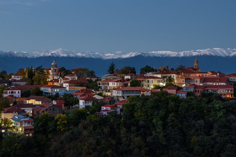 кавказ, горы, грузия, georgia, сигнахи, sighnaghi, закат, вечер, город, архитектура Засыпающий город фото превью
