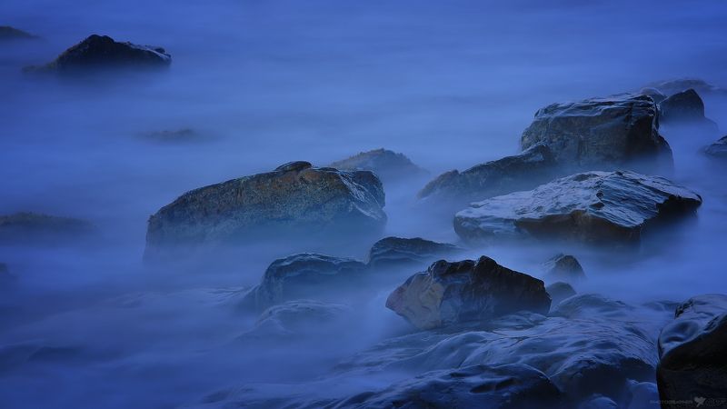 природа лето море камни вода сумерки Еще про камни фото превью
