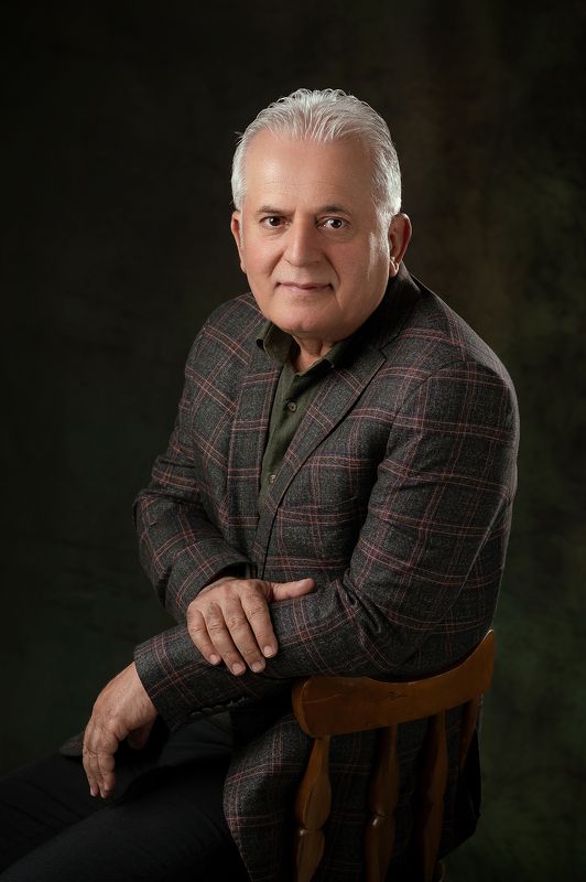 Mr. Aliniaphoto preview