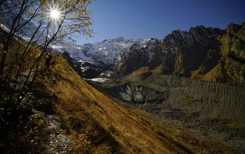 Россия, Северная Осетия, Цейское ущелье, ледник Сказка Осень в горах Кавказа фото превью