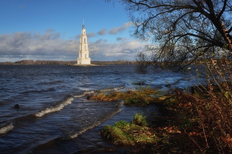 Осенний Калязинphoto preview