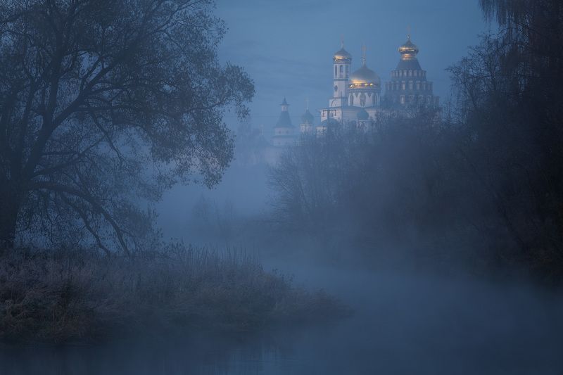 подмосковье, истра, храм, осень, утро, ново-иерусалимский монастырь, река Сумеркиphoto preview