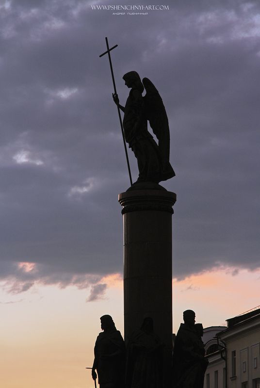 городской пейзаж, скульптура, силуэт, небо, брест Под вечерним небомphoto preview