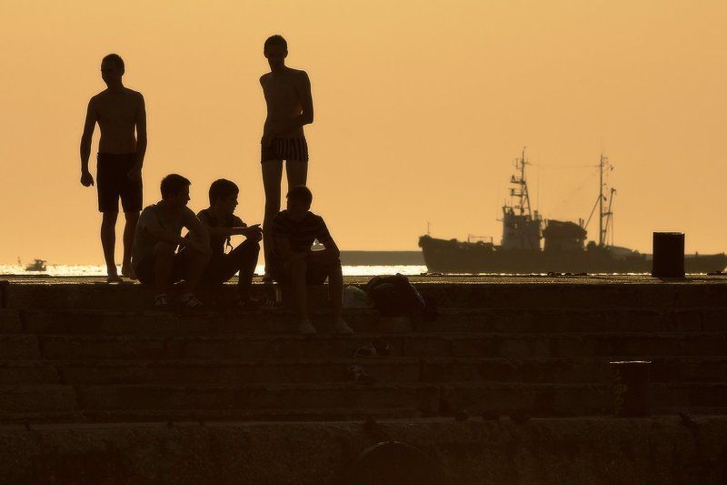 крым, мальчики, севастополь, черное море, crimea, sevastopol,  городской пейзаж Севастопольские мальчикиphoto preview