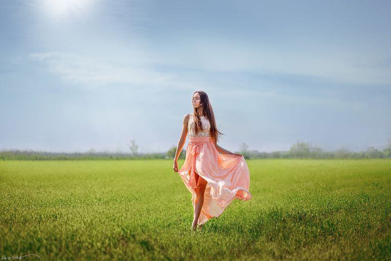 beautiful, girl, portrait, summer,  field, grass, sun, horizon, ukraine, canon Навстречу ветруphoto preview