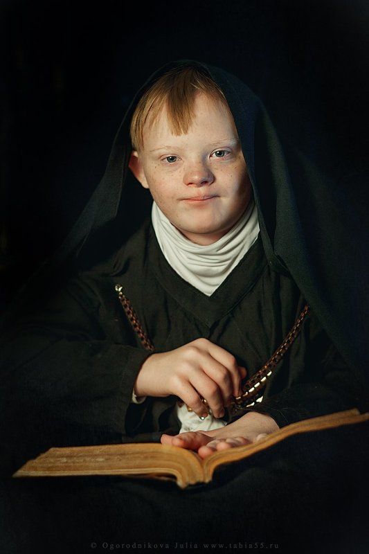 Портреты, созданные для выставки студийцев инклюзивного театра-студииphoto preview