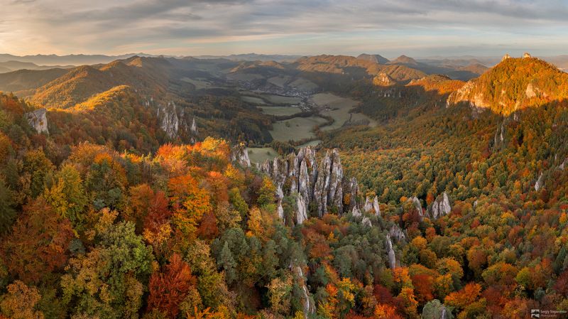 Over the Autumn Rocks фото превью