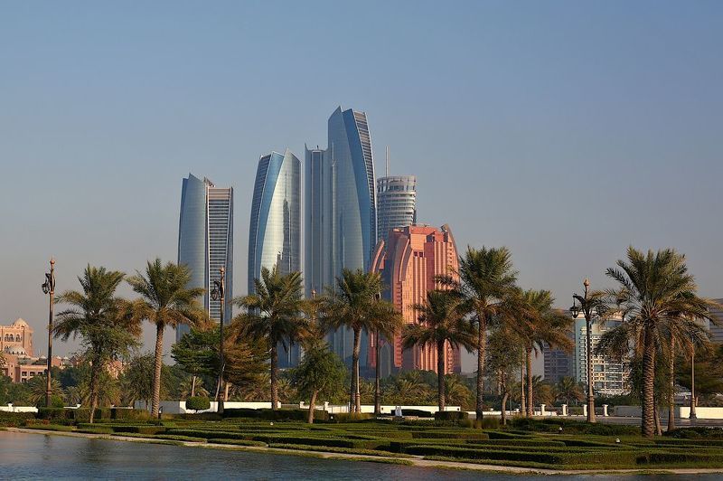 Высотки Abu Dhabiphoto preview