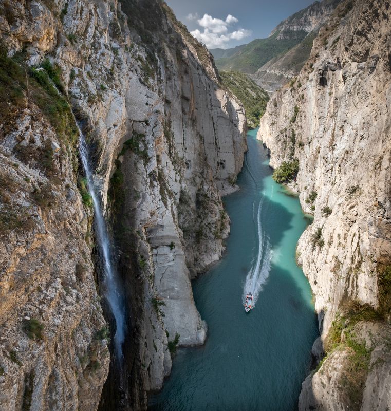 В Сулакском ущельеphoto preview