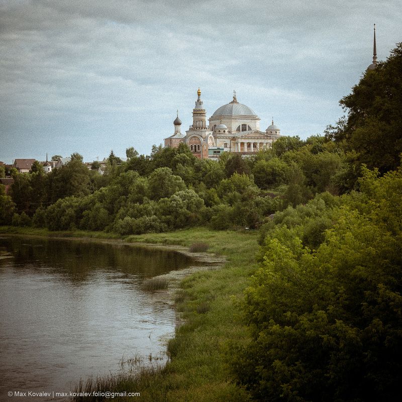 russia, torzhok, tver region, architecture, building, cathedral, church, monastery, temple, бориса и глеба в торжке собор, борисоглебский монастырь в торжке, борисоглебский собор в торжке, введения во храм пресвятой богородицы церковь, введенская церковь  Торжок. Вид на Борисоглебский монастырь.photo preview