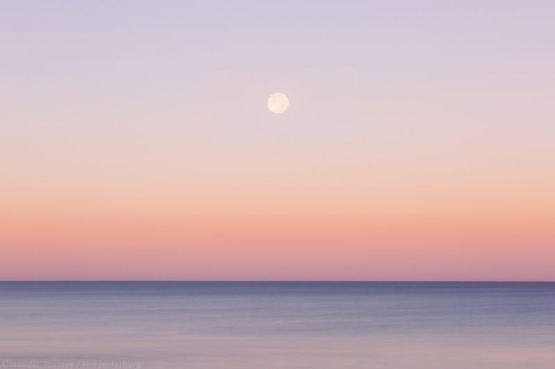 landscape, seascape, minimalism, minimal, moon, sunrise, horizon, sea shore, sea cost, baltic coast, пейзаж, море, балтийское море, минимализм, рассвет, луна,  ***photo preview