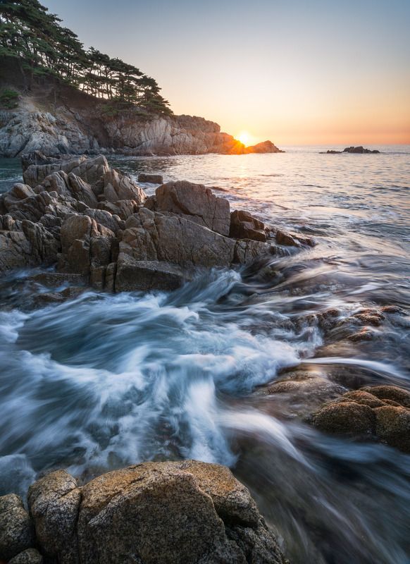 Остров Томящегося Сердца в лучах рассвета…  Island of the Yearning Heart in the rays of dawn…photo preview