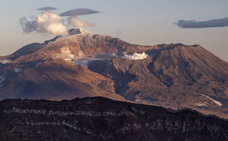 камчатка, пейзаж, мутновка Мутновский вулкан на закате фото превью