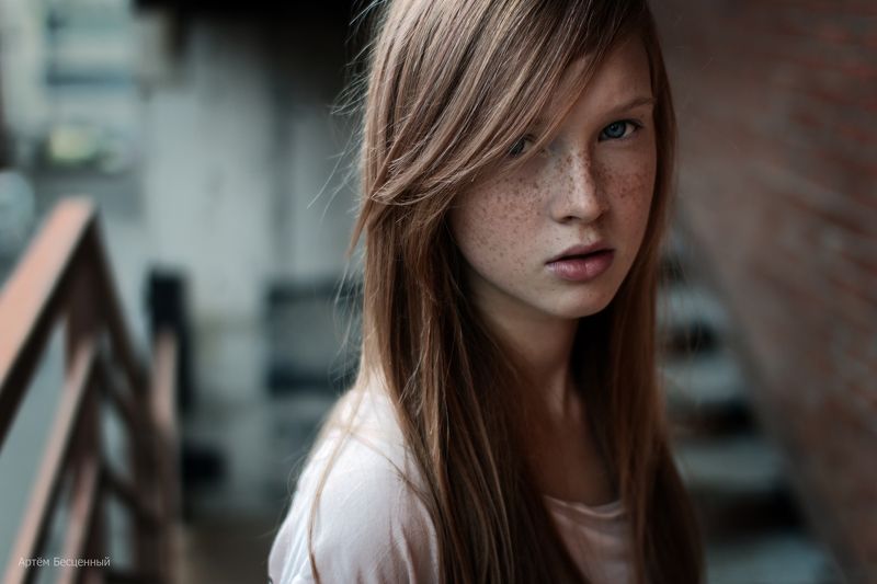 портрет, лестница Аринаphoto preview