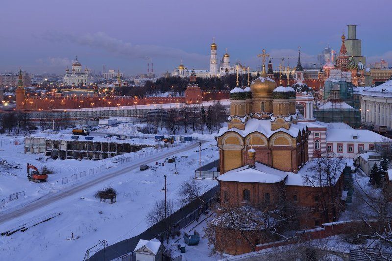 Москва, Варварка, Знаменский собор, Кремль, Московский Кремль, ХХС, Храм Христа Спасителя, Зима. Русская зима, Зима в городе, Купола, Россия Утро вечно молодящейся столицыphoto preview