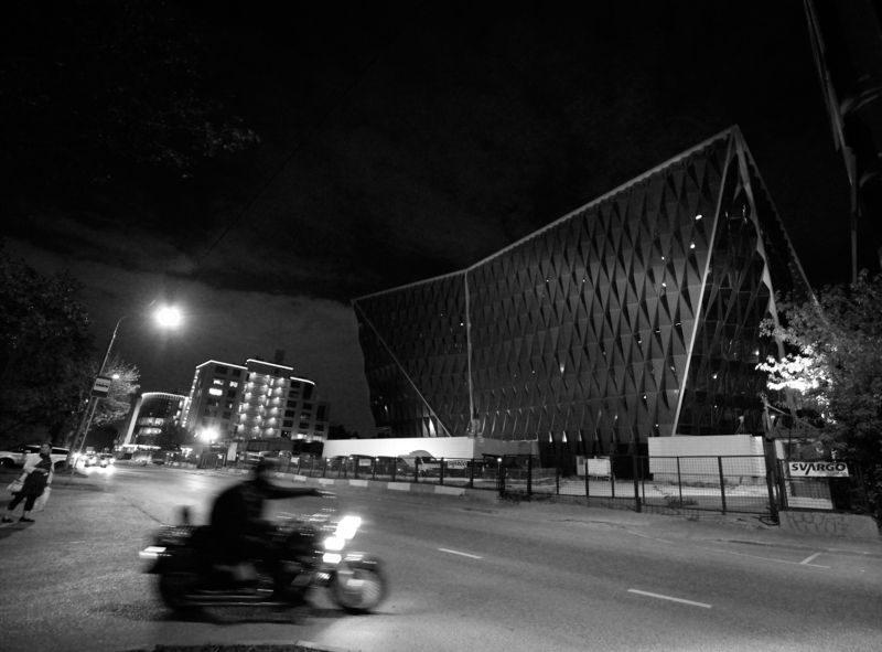 Мотоциклист, ночной ездок, Аргуновская улица, Москва, ночь, Останкино Ночной ездокphoto preview