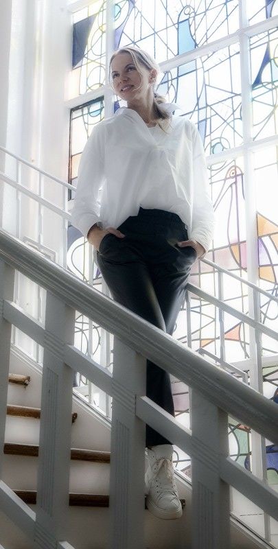 девушка  портрет одетая  Без названия photo preview