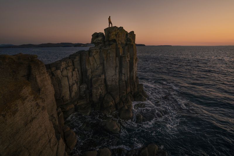 Россия, Приморский край, Приморье, Японское море, Хасанский район, побережье Славянки, полуостров Брюса, мыс Брюса, рассвет В ожидании рассвета фото превью