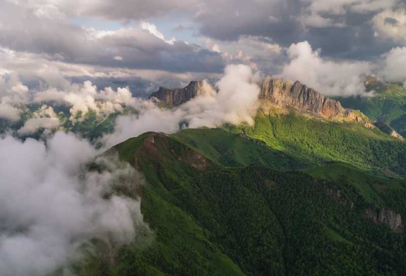 запалный кавказ, природный парк большой тхач, лето, тхач, ачешбок В облакахphoto preview