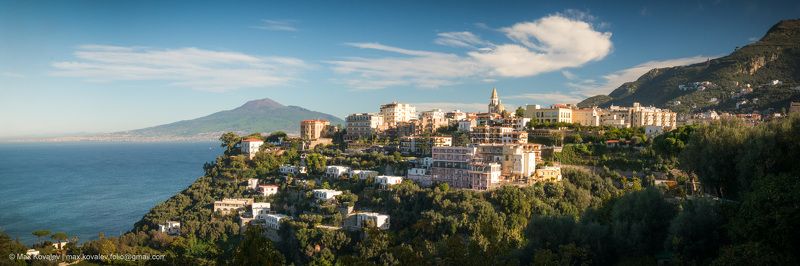 europe, italy, vesuvio, autumn, city, cloud, coast, horizon, morning, mountain, nature, panorama, sea, shadow, sky, slope, water, везувий, европа, италия, берег моря, вода, гора, горизонт, город, море, небо, облако, осень, панорама, побережье, природа, ск Провинциальный тихий городок с видом на Везувийphoto preview