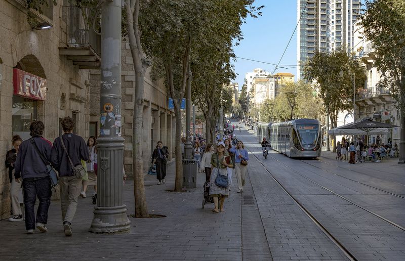 иерусалим Босиком по мостовойphoto preview