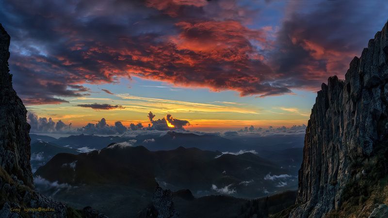 закат облака скалы горы семиглавая Вечерняя премьера в театре Природыphoto preview