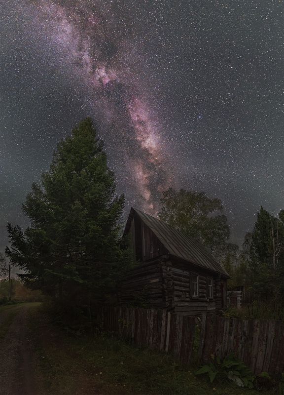 астрофото, астрофотография, ночь, астрономия, астропейзаж, млечный путь, звезды, ночное небо, night, nightphotography, stars, milkyway, longexposure Дом стоит, свет давно не горит...photo preview