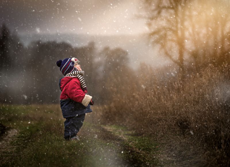 child,children photography,portrait, fotograf olsztyn, Waiting fot winterphoto preview