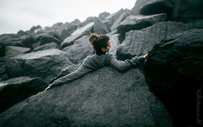 девушка, худая, камни, серость, дреды, тишина, girl, rocks, gray, moody .in silence she whispers.photo preview