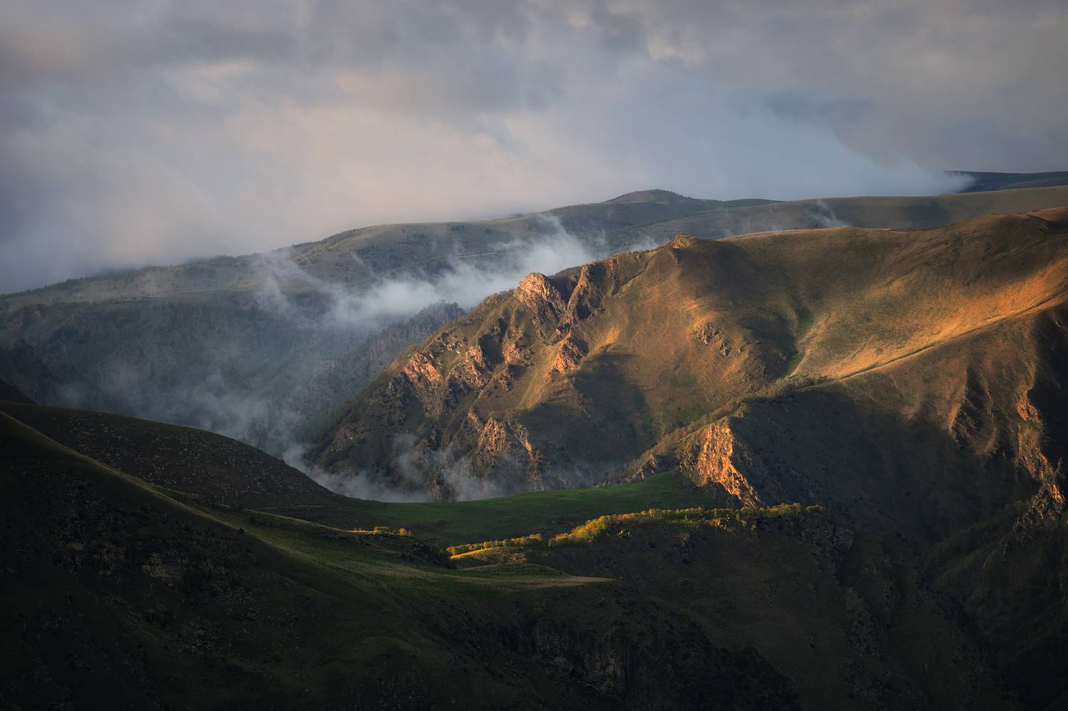 Парящие. Автор: Андрей пейзаж, горы, кавказ, закат, облака, Андрей