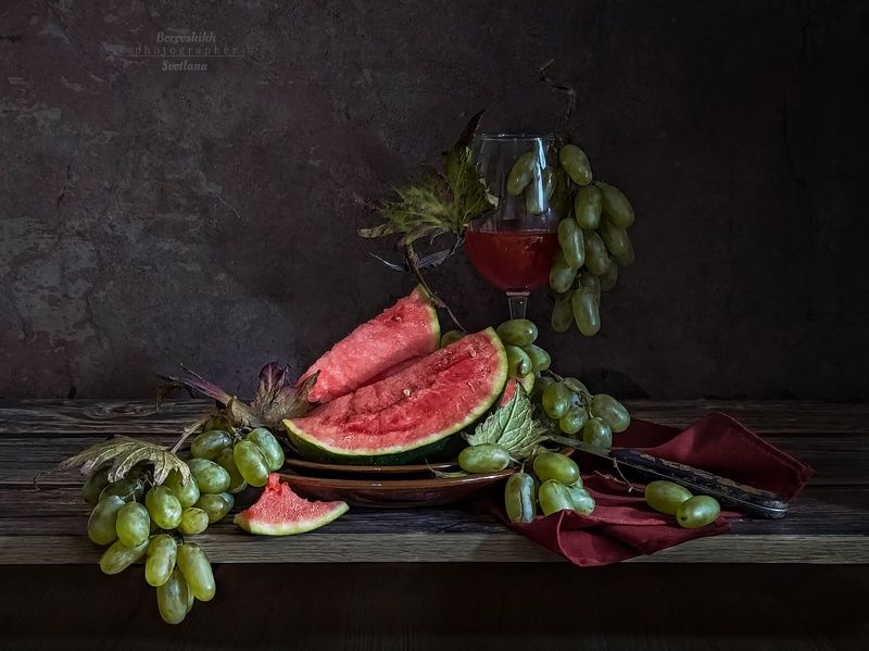 натюрморт, низкий ключ, darkphoto, десерт, фрукты,  ягоды, арбуз, фото на телефон Про арбузphoto preview